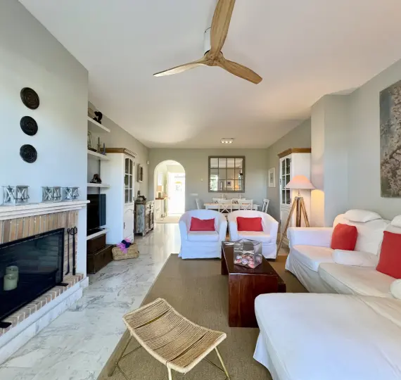 Sale of middle floor apartment in Guadalmina Baja