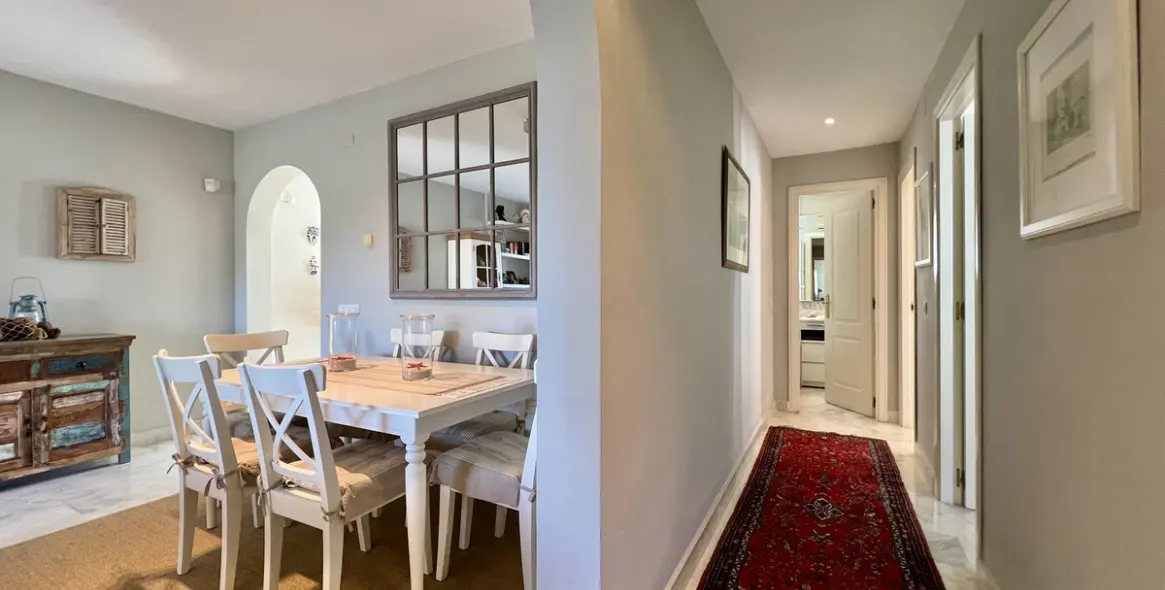 Продажа апартаментов на среднем этаже в Guadalmina Baja 8