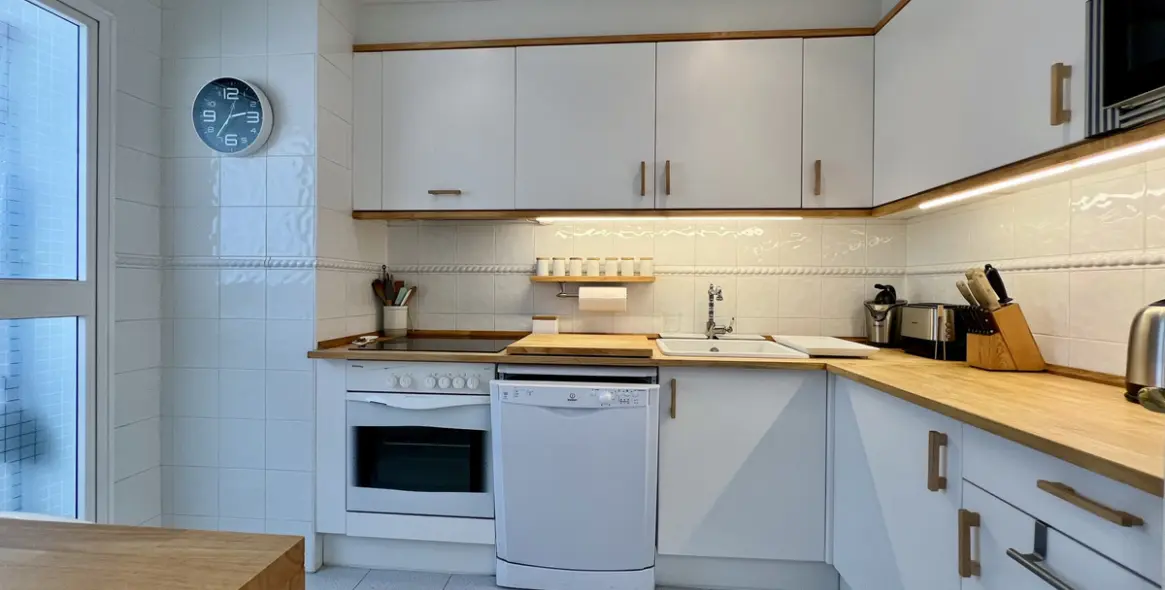 Продажа апартаментов на среднем этаже в Guadalmina Baja 16