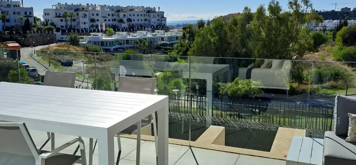 Middle floor apartment R5228689 0