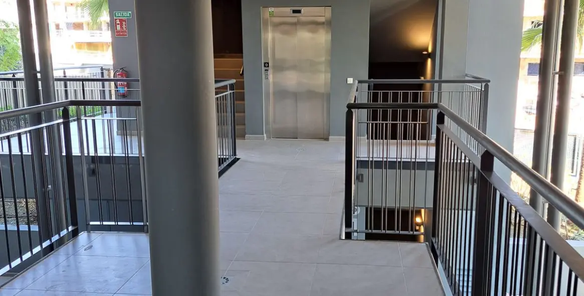 Sale of middle floor apartment in Estepona (district Estepona) 2