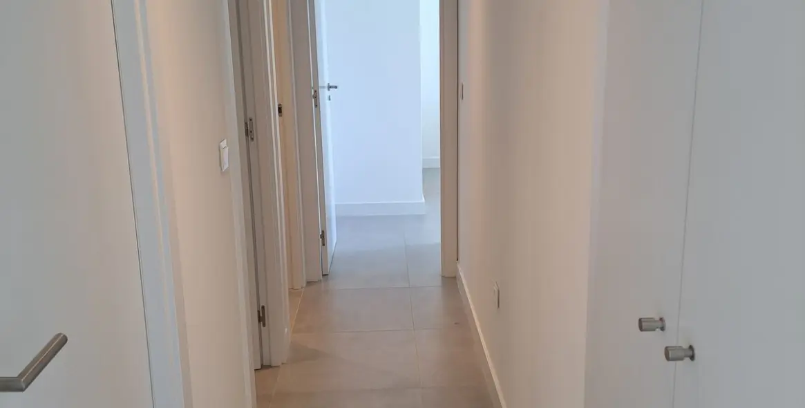 Sale of middle floor apartment in Estepona (district Estepona) 5