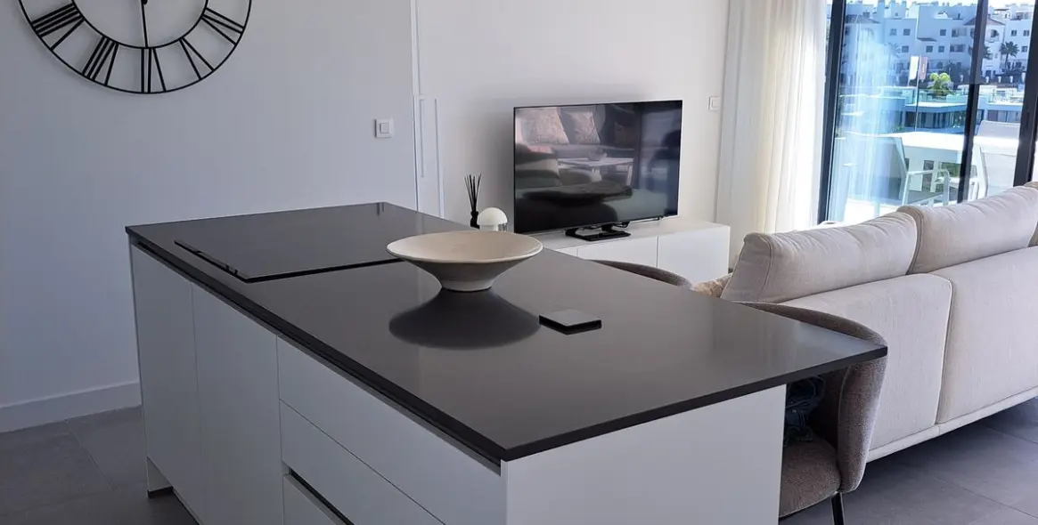 Sale of middle floor apartment in Estepona (district Estepona) 7