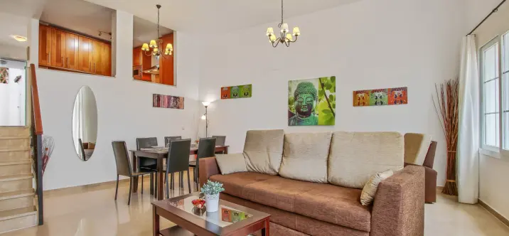 Продажа дома на две семьи в Lauro Golf 3