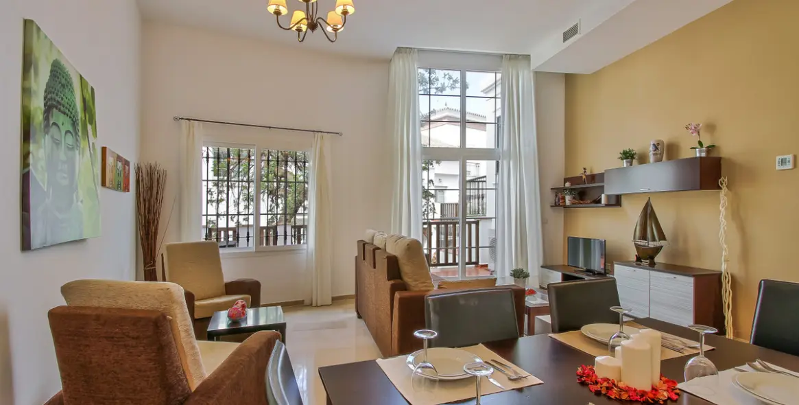 Продажа дома на две семьи в Lauro Golf 5