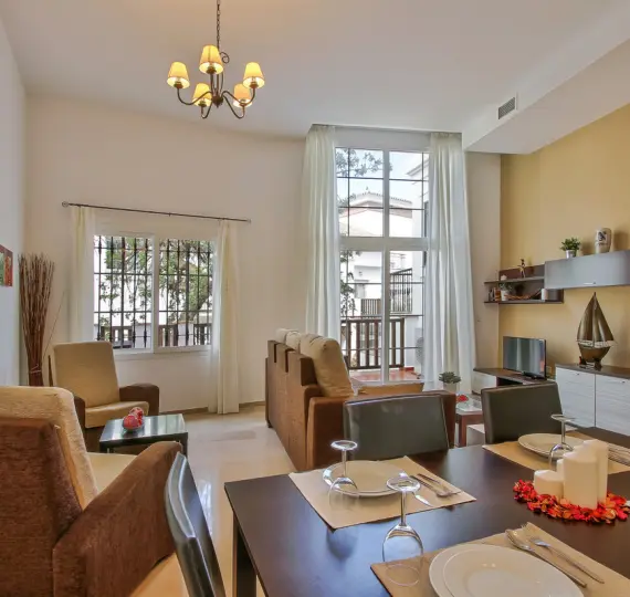 Продажа дома на две семьи в Lauro Golf