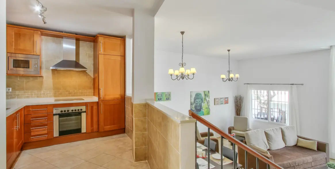 Продажа дома на две семьи в Lauro Golf 10