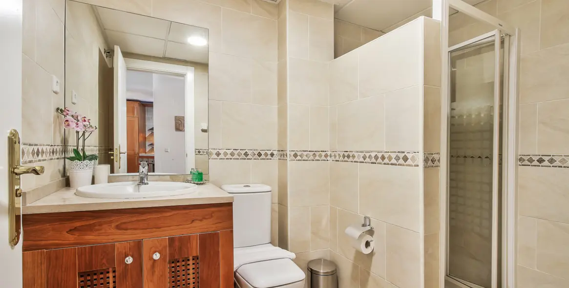 Sale of semi-detached house in Lauro Golf 21