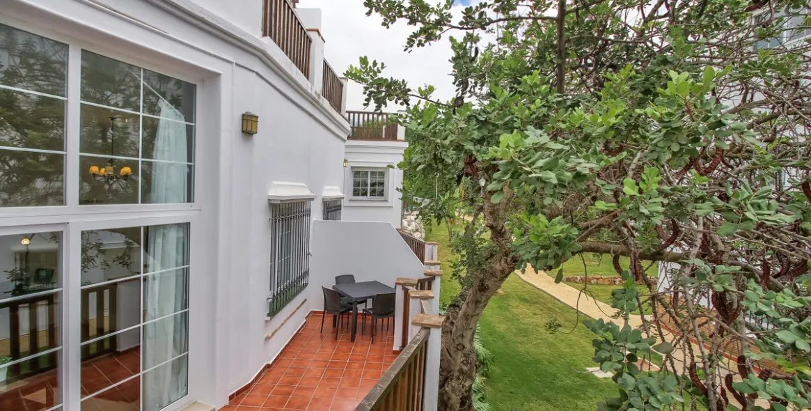 Sale of semi-detached house in Lauro Golf 22