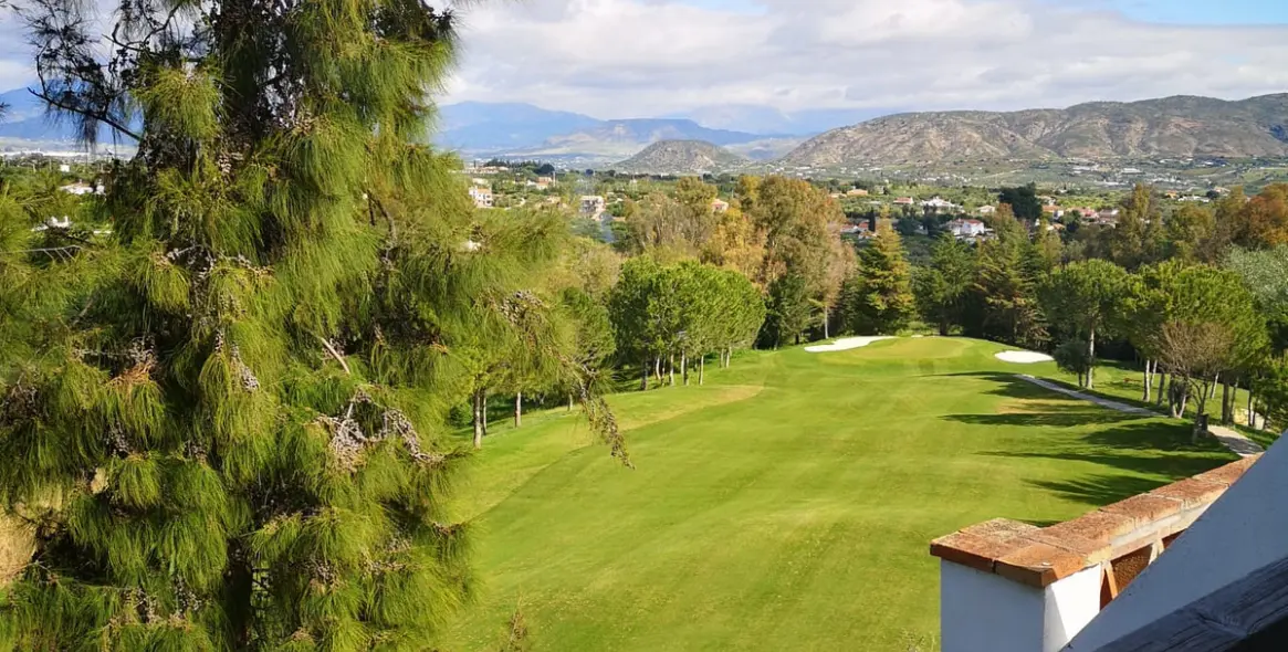 Sale of semi-detached house in Lauro Golf 26