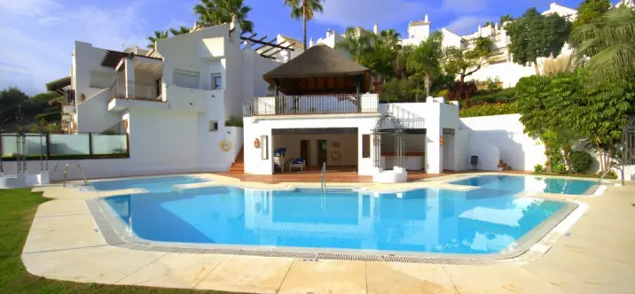 Продажа таунхауса в Istán 2