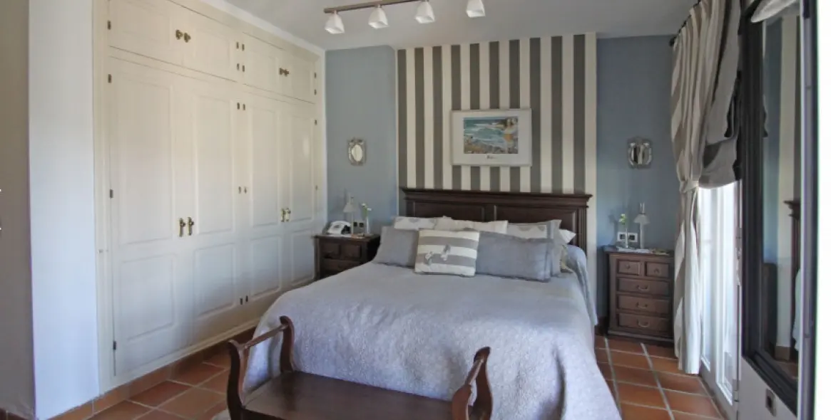 Продажа таунхауса в Istán 12