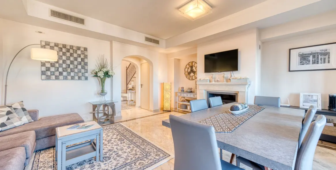 Sale of townhouse in Estepona 4