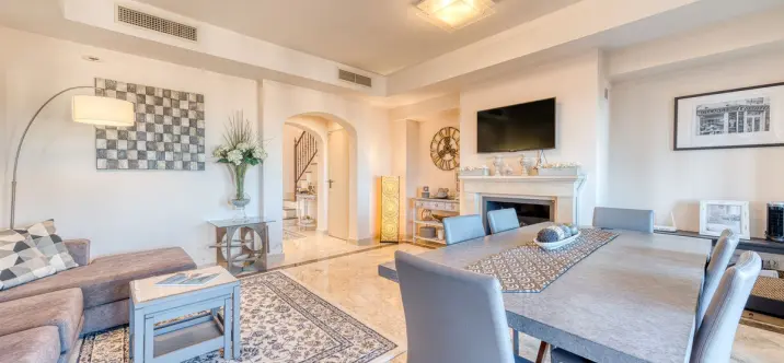 Sale of townhouse in Estepona 3