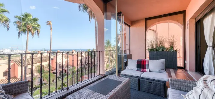 Sale of townhouse in Estepona 4