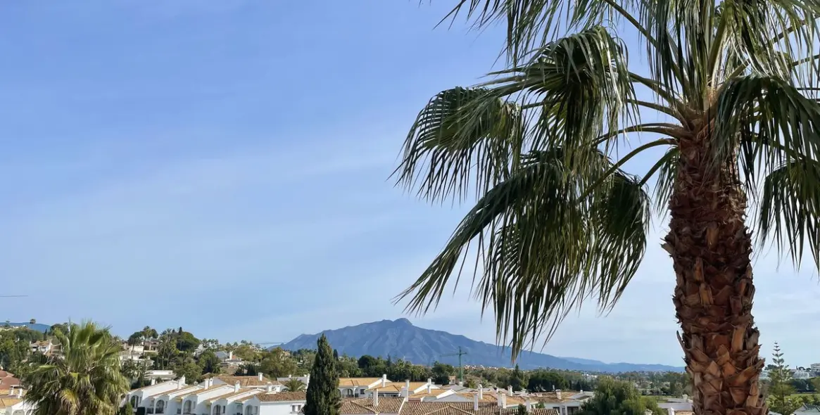 Sale of penthouse duplex in Benahavís 2