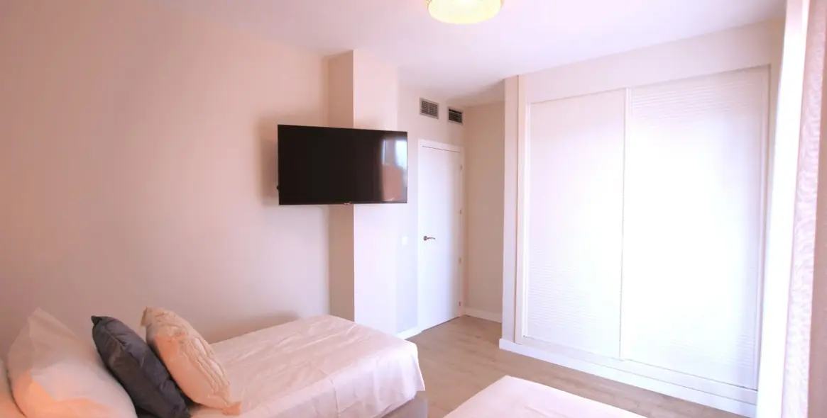 Venta de ático dúplex en Benahavís 24