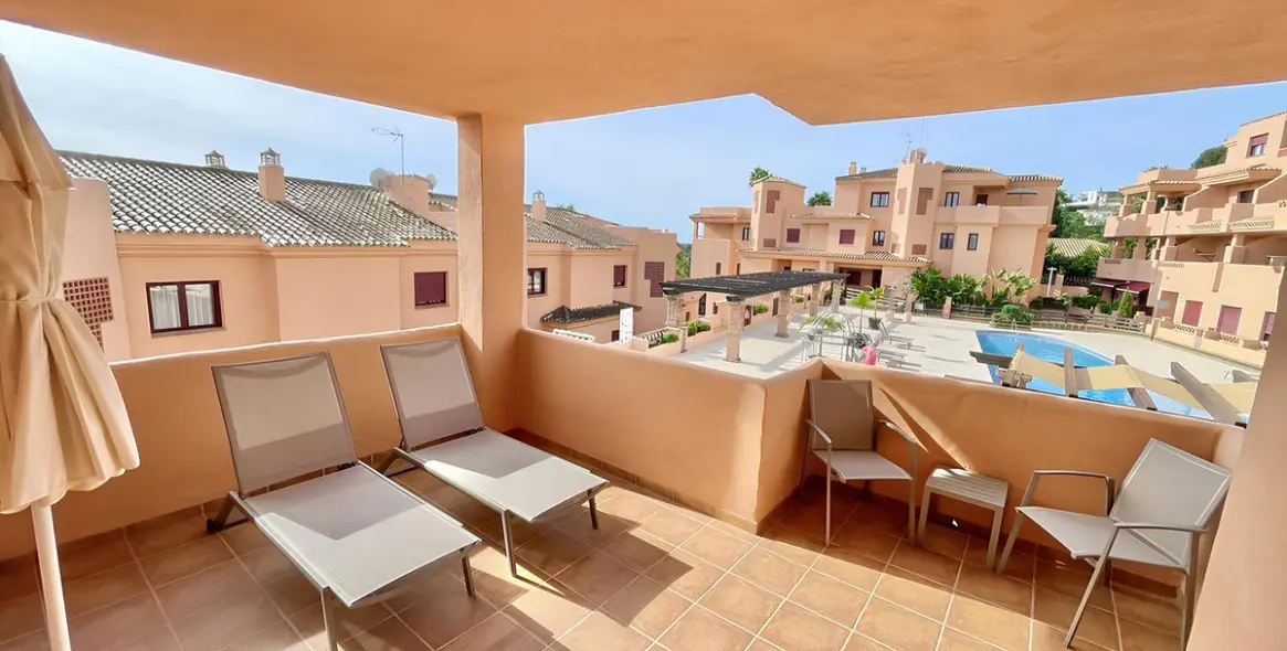 Venta de ático dúplex en Benahavís 26