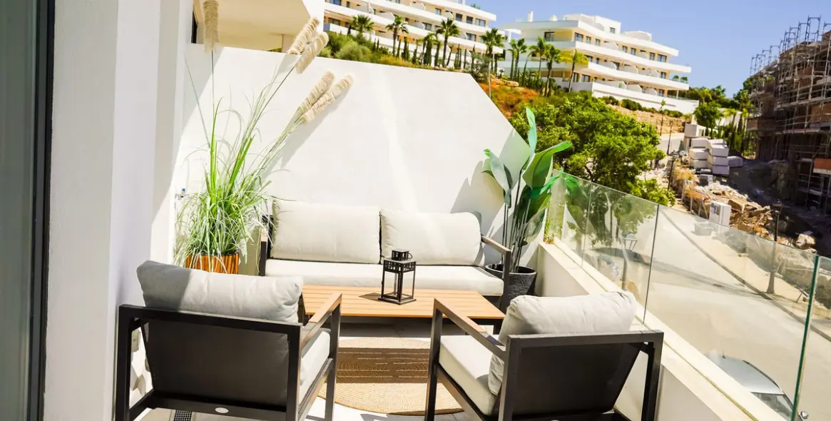 Sale of middle floor apartment in Estepona (district Estepona) 1