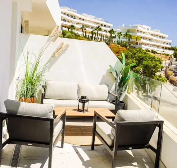 Middle floor apartment R4810156