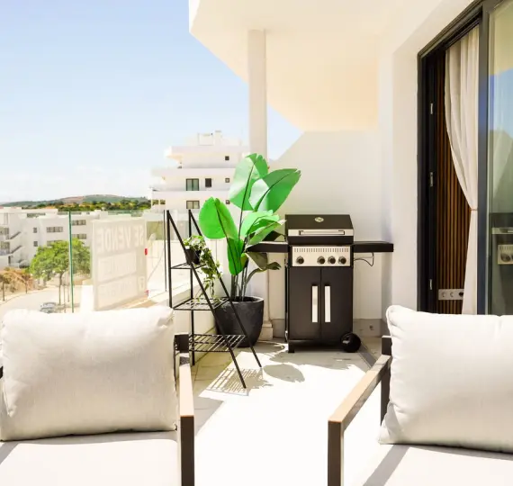 Middle floor apartment R4810156