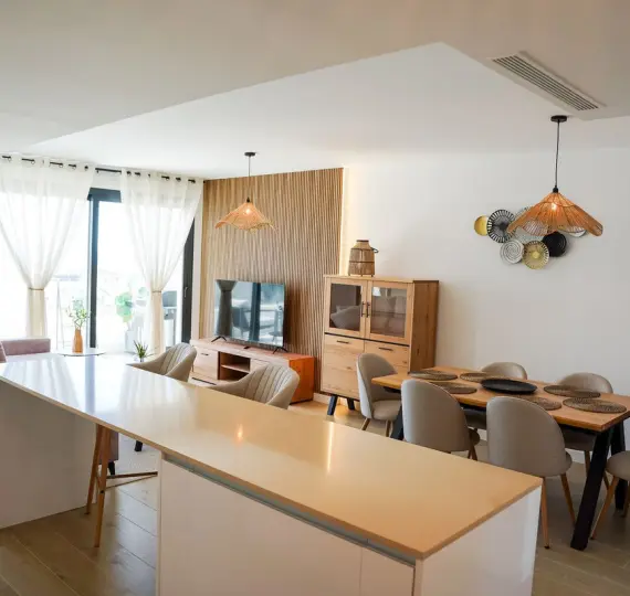 Middle floor apartment R4810156