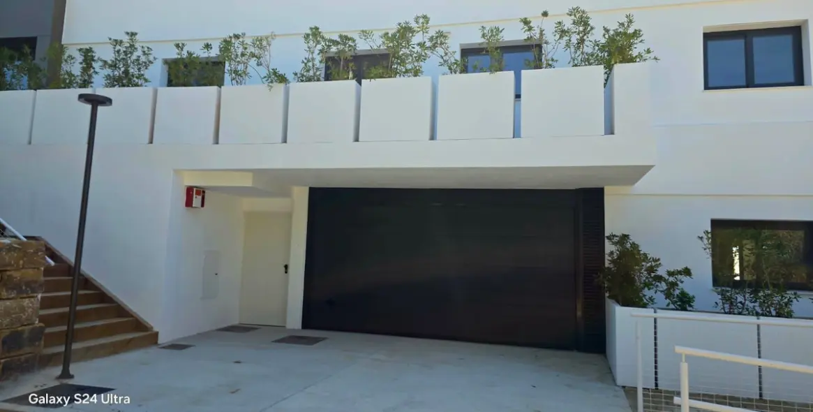 Продажа апартаментов на среднем этаже в Estepona 21