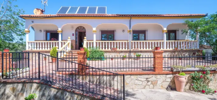 Venta de villa independiente en Antequera 1