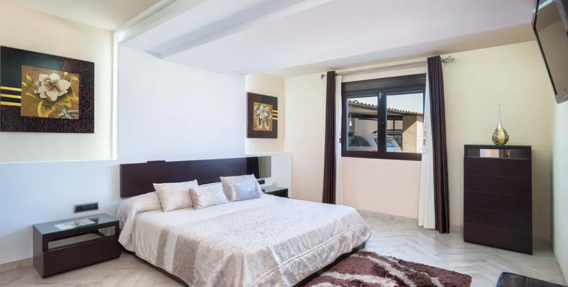 Sale of detached villa in Antequera 4