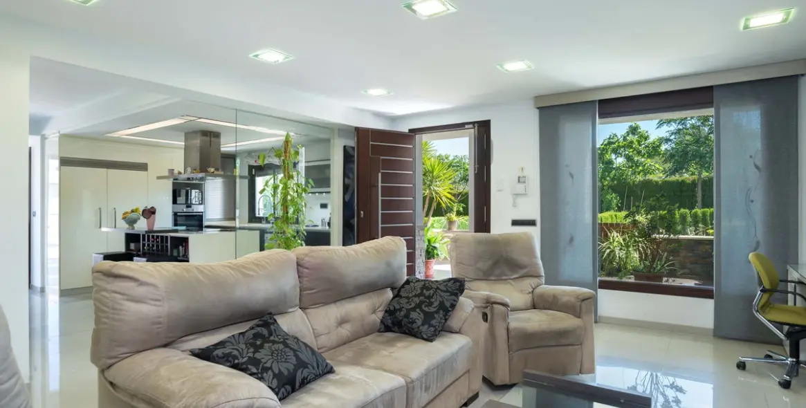 Sale of detached villa in Antequera 14