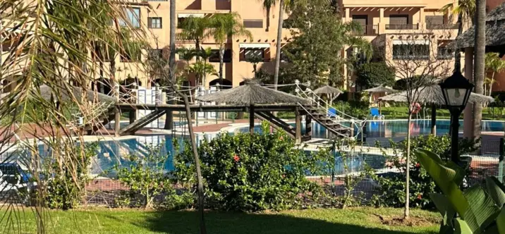 Sale of ground floor apartment in Estepona 0