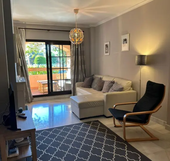 Sale of ground floor apartment in Estepona