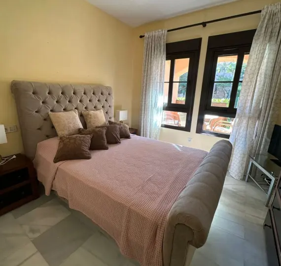 Sale of ground floor apartment in Estepona