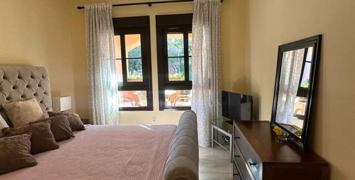 Sale of ground floor apartment in Estepona 7