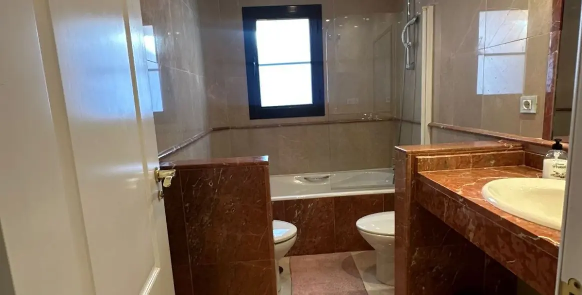 Sale of ground floor apartment in Estepona 15