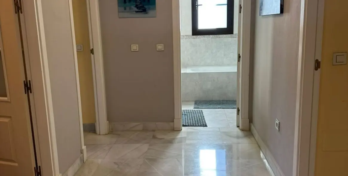 Sale of ground floor apartment in Estepona 16