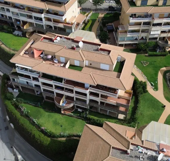 Sale of middle floor apartment in Fuengirola