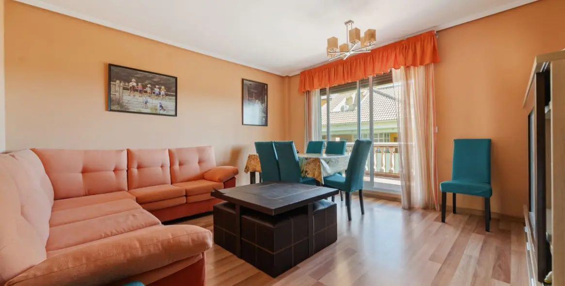 Sale of middle floor apartment in Fuengirola 6