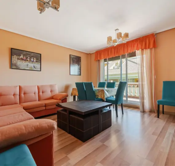 Sale of middle floor apartment in Fuengirola