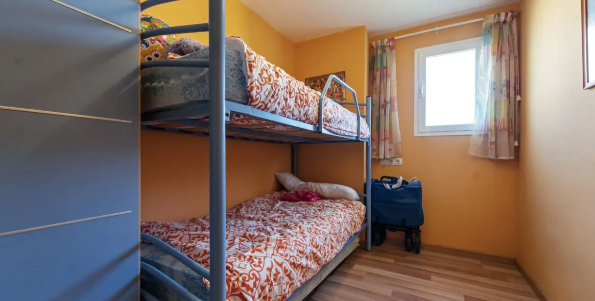 Sale of middle floor apartment in Fuengirola 11