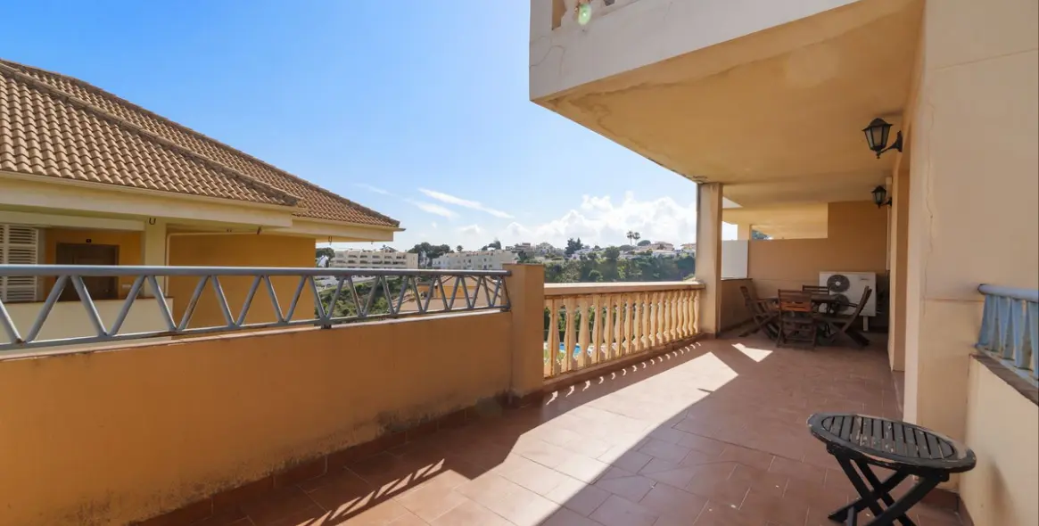 Sale of middle floor apartment in Fuengirola 17