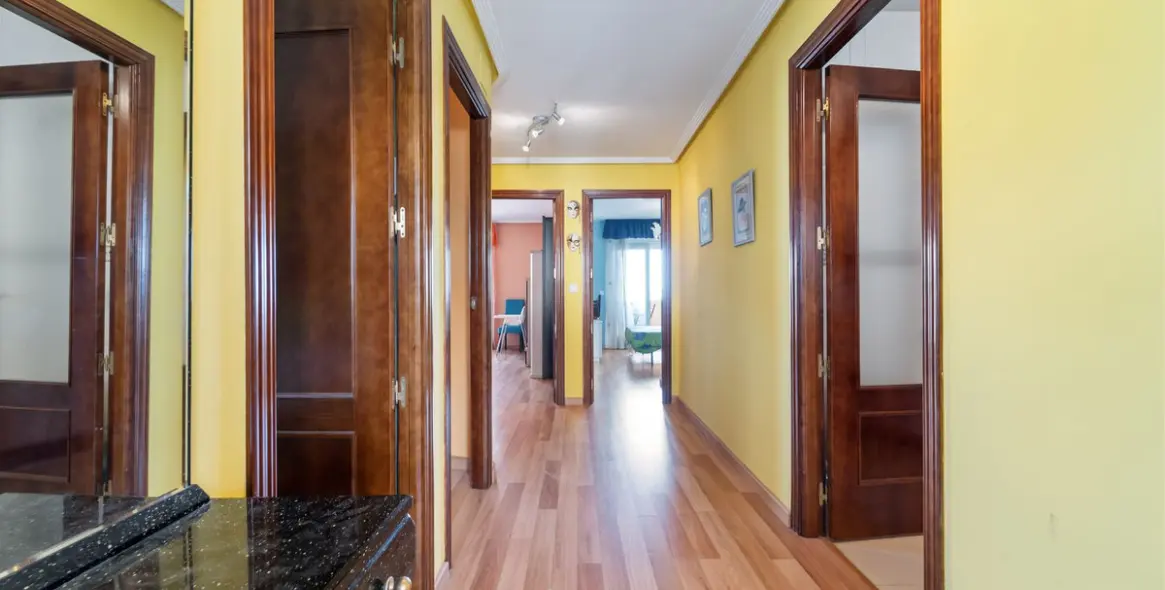 Sale of middle floor apartment in Fuengirola 20