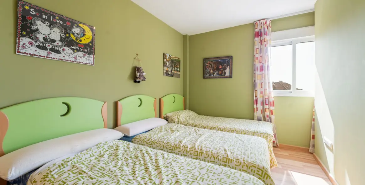 Sale of middle floor apartment in Fuengirola 21