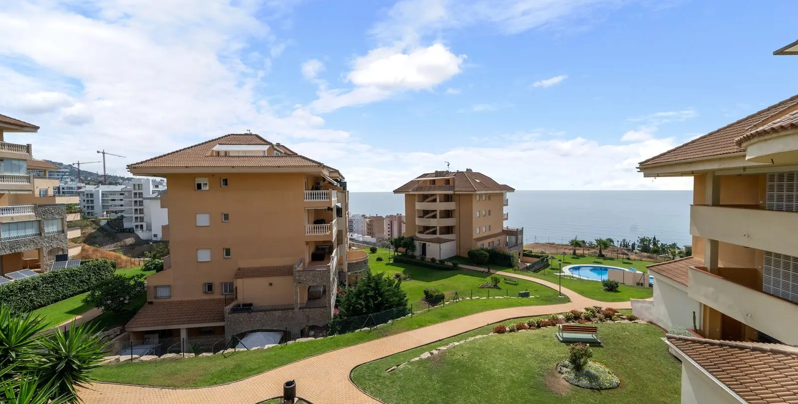 Продажа апартаментов на среднем этаже в Fuengirola 1