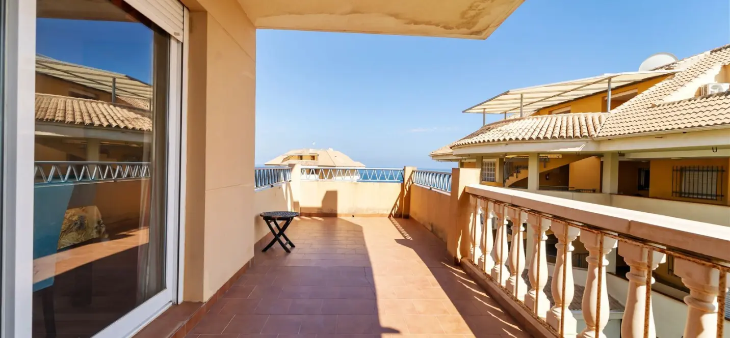 Venta de apartamento en planta media en Fuengirola 1