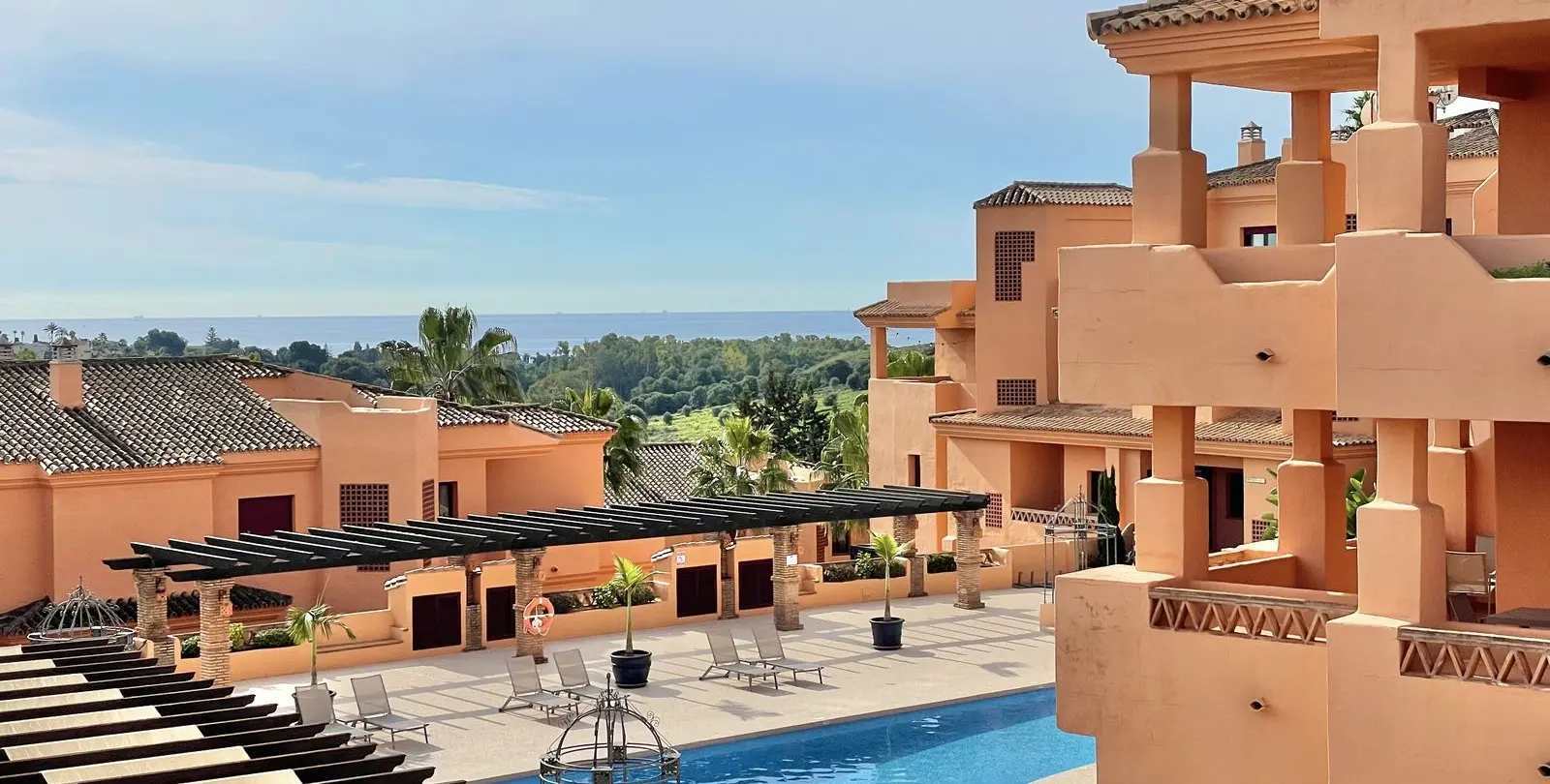 Venta de ático dúplex en Benahavís 1