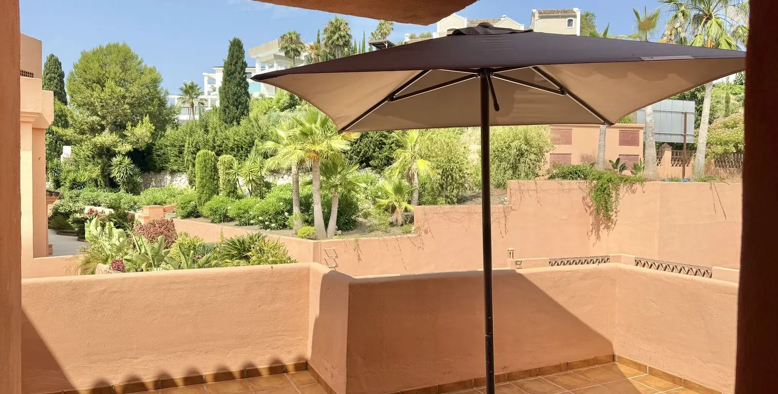 Venta de ático dúplex en Benahavís 2