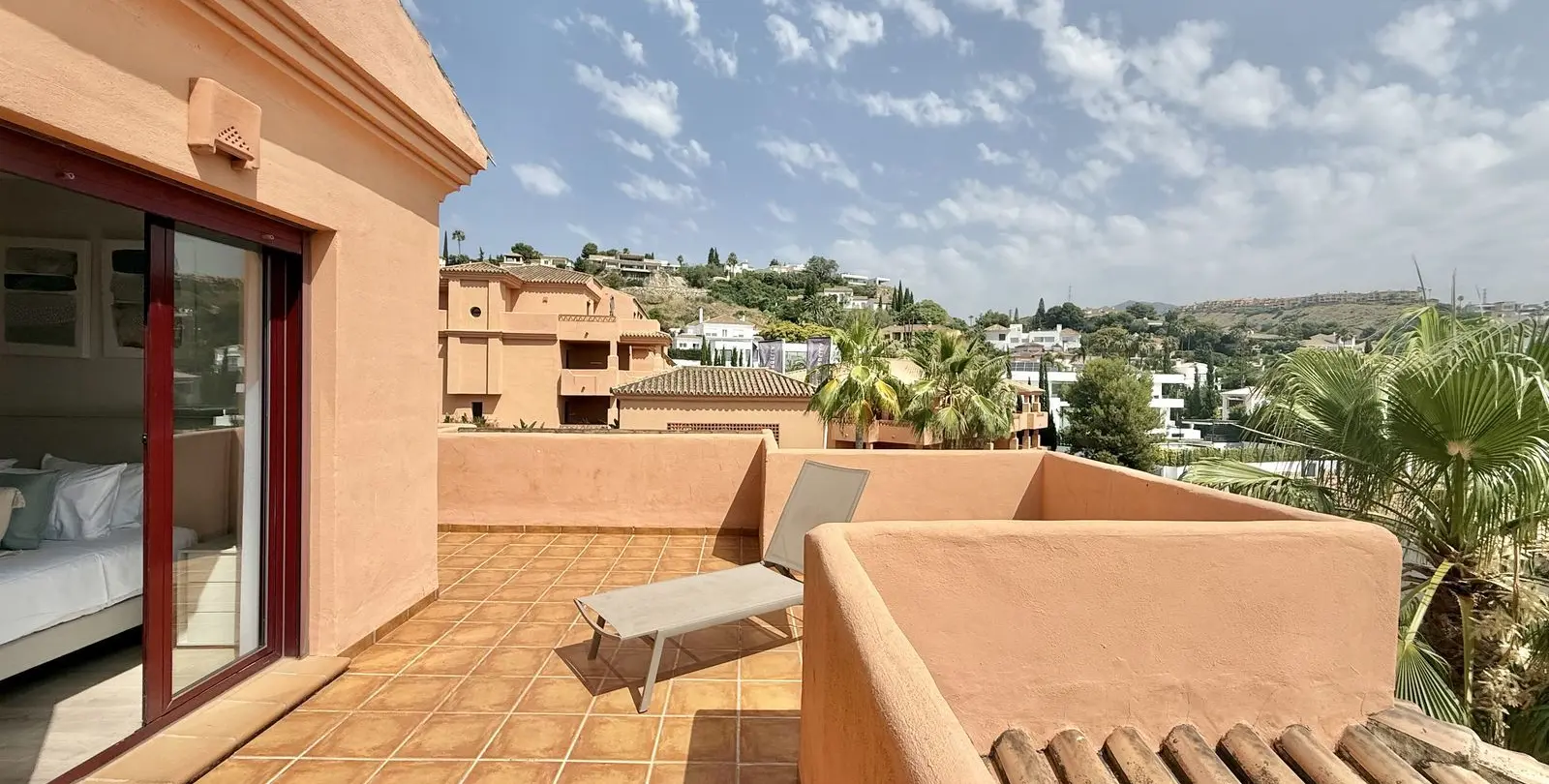 Venta de ático dúplex en Benahavís 8