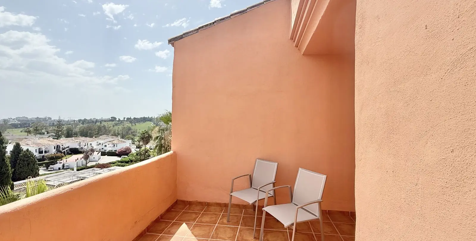 Venta de ático dúplex en Benahavís 10