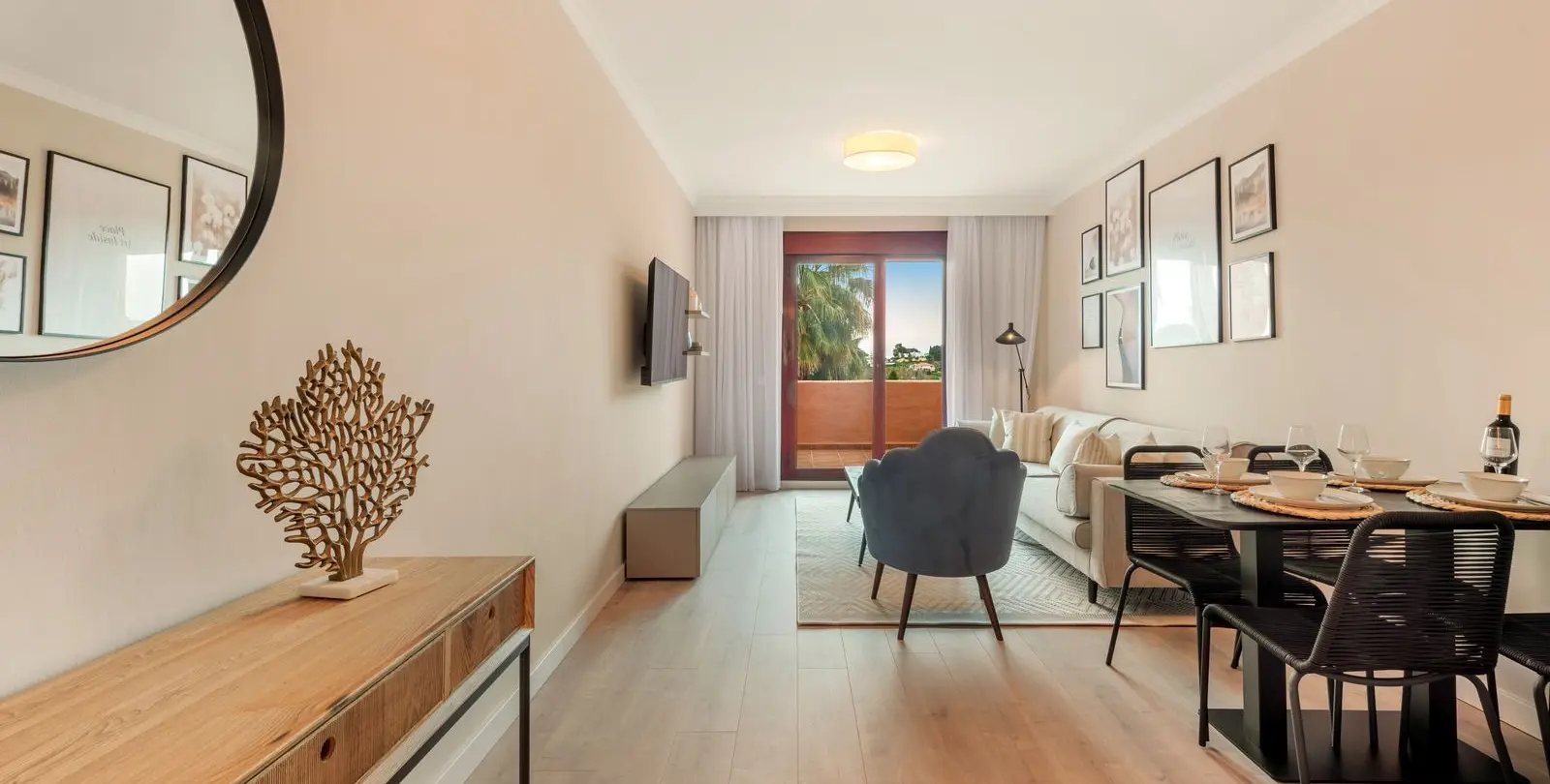 Venta de ático dúplex en Benahavís 24